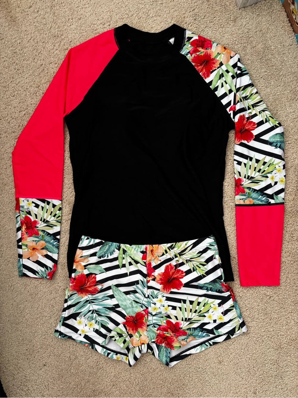 Never Been Worn Black & Pink Floral Long-Sleeve Women's Rashguard Set